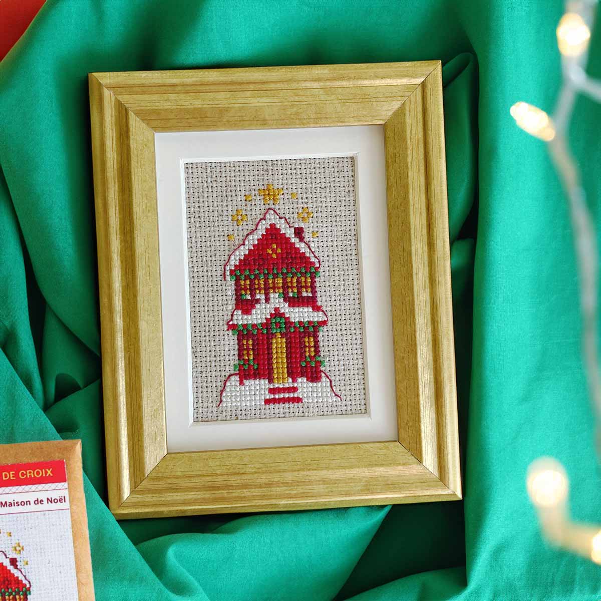 Christmas House - Mini Cross Stitch Kit